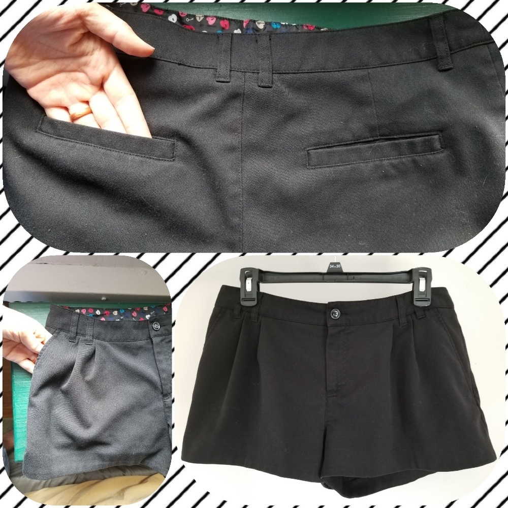 H&M Divided Black Pleated Shorts with Four Pockets